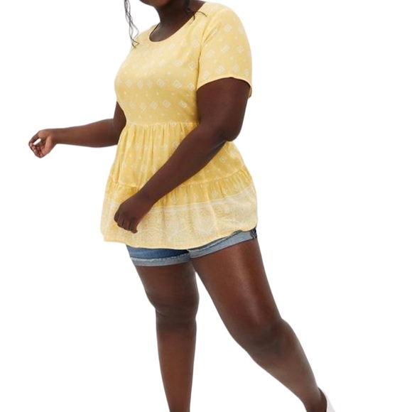 Torrid, Size 3X Tiered Blouse Yellow Keyhole Back Rayon NWT - Picture 2 of 16